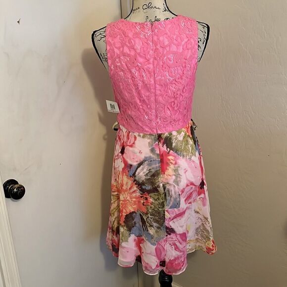 Donna Morgan Fit & Flare V-Neck Pink Lace Mixed Media Multi Floral Print Dress - Picture 5 of 15